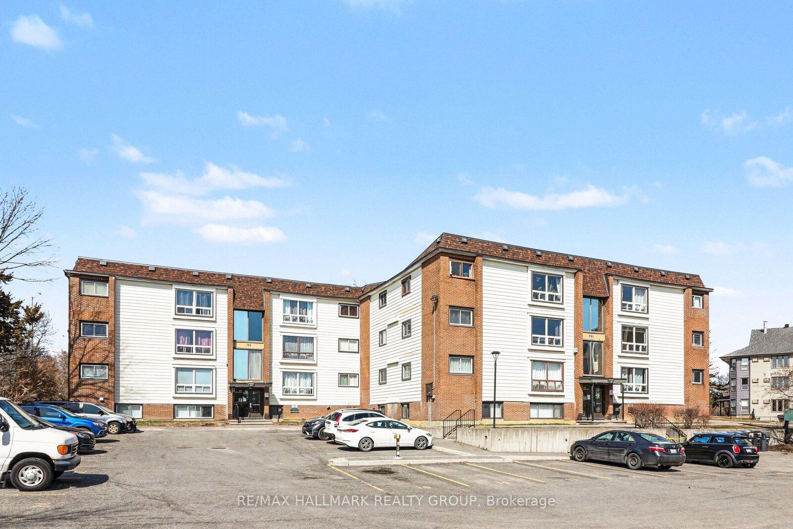 Property Photo:  898 Elmsmere Road 2  ON K1J 7T6 