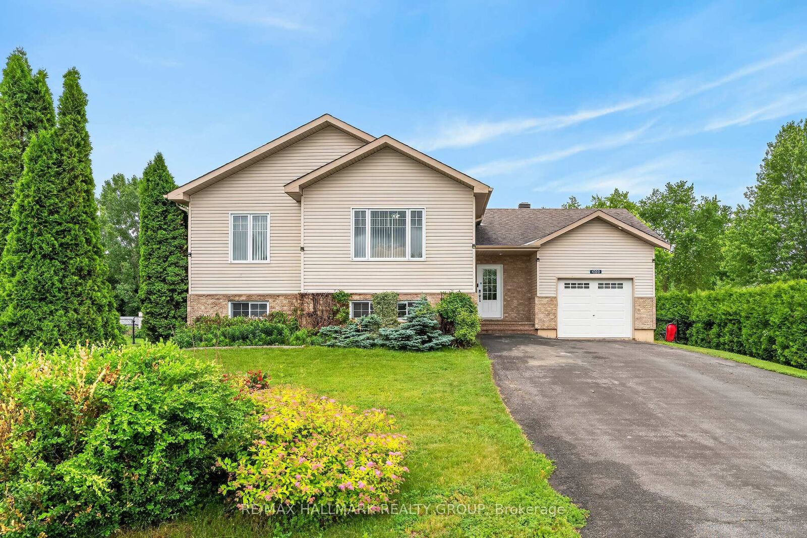Property Photo:  4300 Schell Street  ON K0C 2H0 