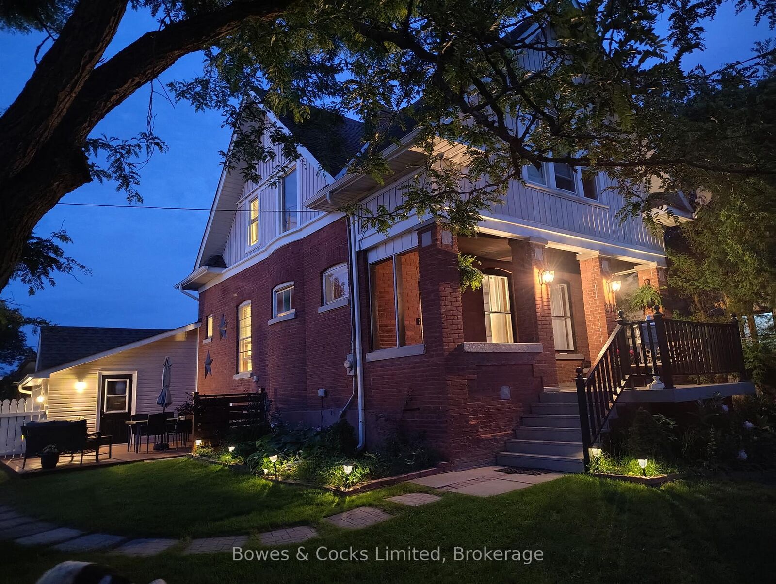 Property Photo:  270 William Street N  ON K9V 4C1 