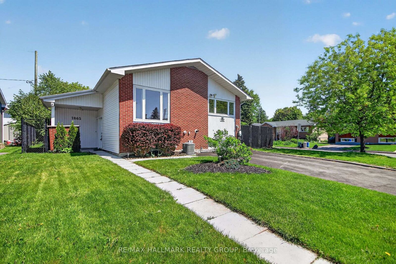 Property Photo:  1865 Arizona Avenue  ON K1H 6Z5 