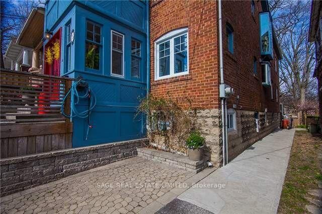 Property Photo:  75 Spruce Hill Avenue Main  ON M4E 3G2 
