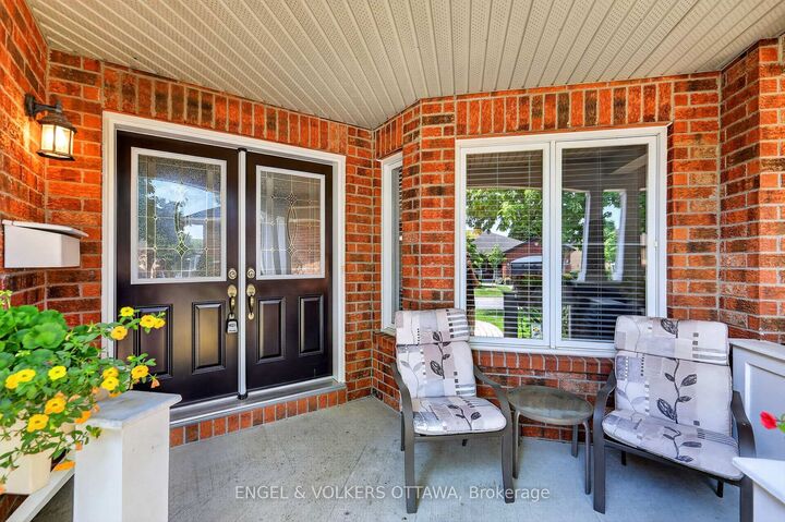 Property Photo: 10 Waterthrush Crescent ON K2M 2V2