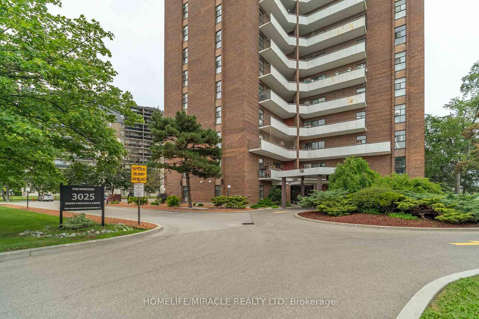 Property Photo:  3025 Queen Frederica Drive 807  ON L4Y 3A1 