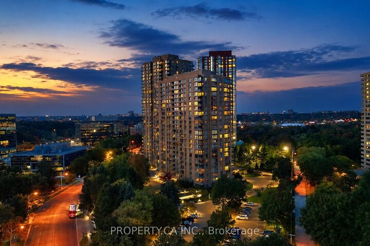 1 Concorde Place 1202 — photo 1