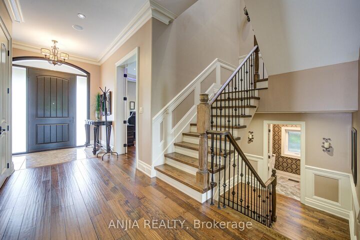 Property Photo: 452 Fernleigh Circle S ON L4C 1E6