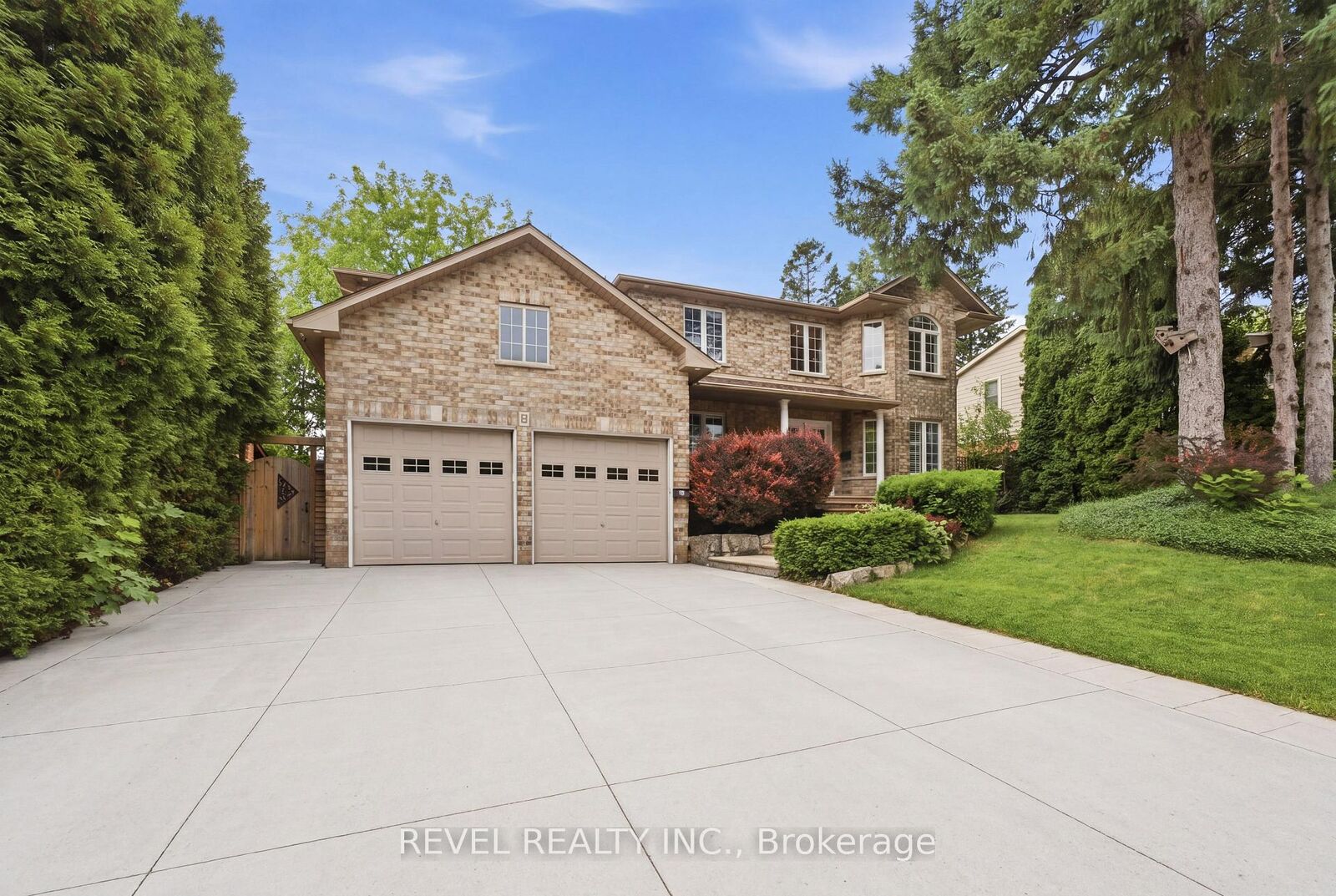Property Photo: 11 Maynard Street ON L9B 1A9