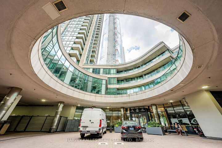Property Photo: 16 Yonge Street 3211 ON M5E 2A1