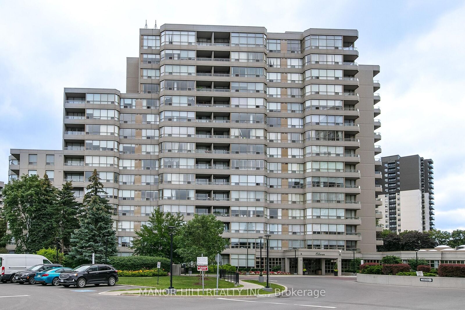 Property Photo:  11 Townsgate Drive 814  ON L4J 8G4 