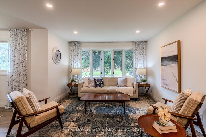 Property Photo: 17 Woodsview Avenue ON L3M 3S5