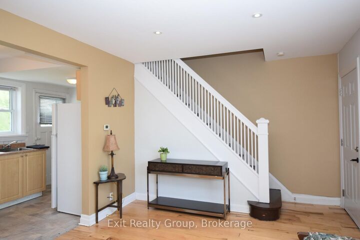 Property Photo:  13 Flindall Street  ON K8V 3C9 