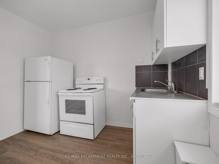 Property Photo:  7 Maitland Street Upper  ON L2V 3A4 