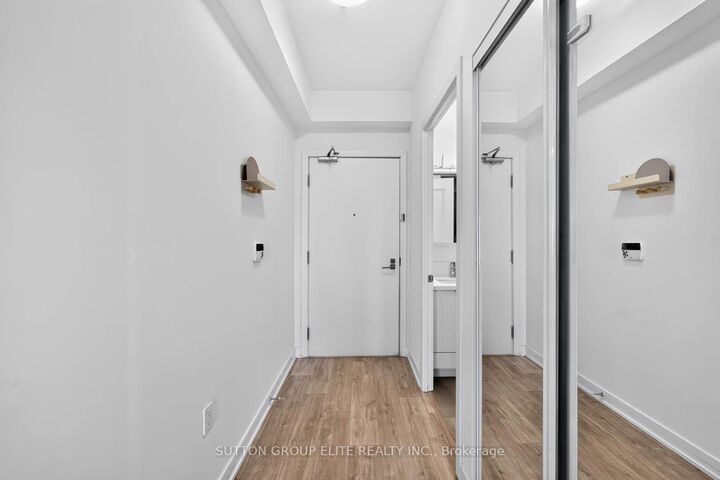 Property Photo: 4699 Glen Erin Drive 302 ON L5M 2E5