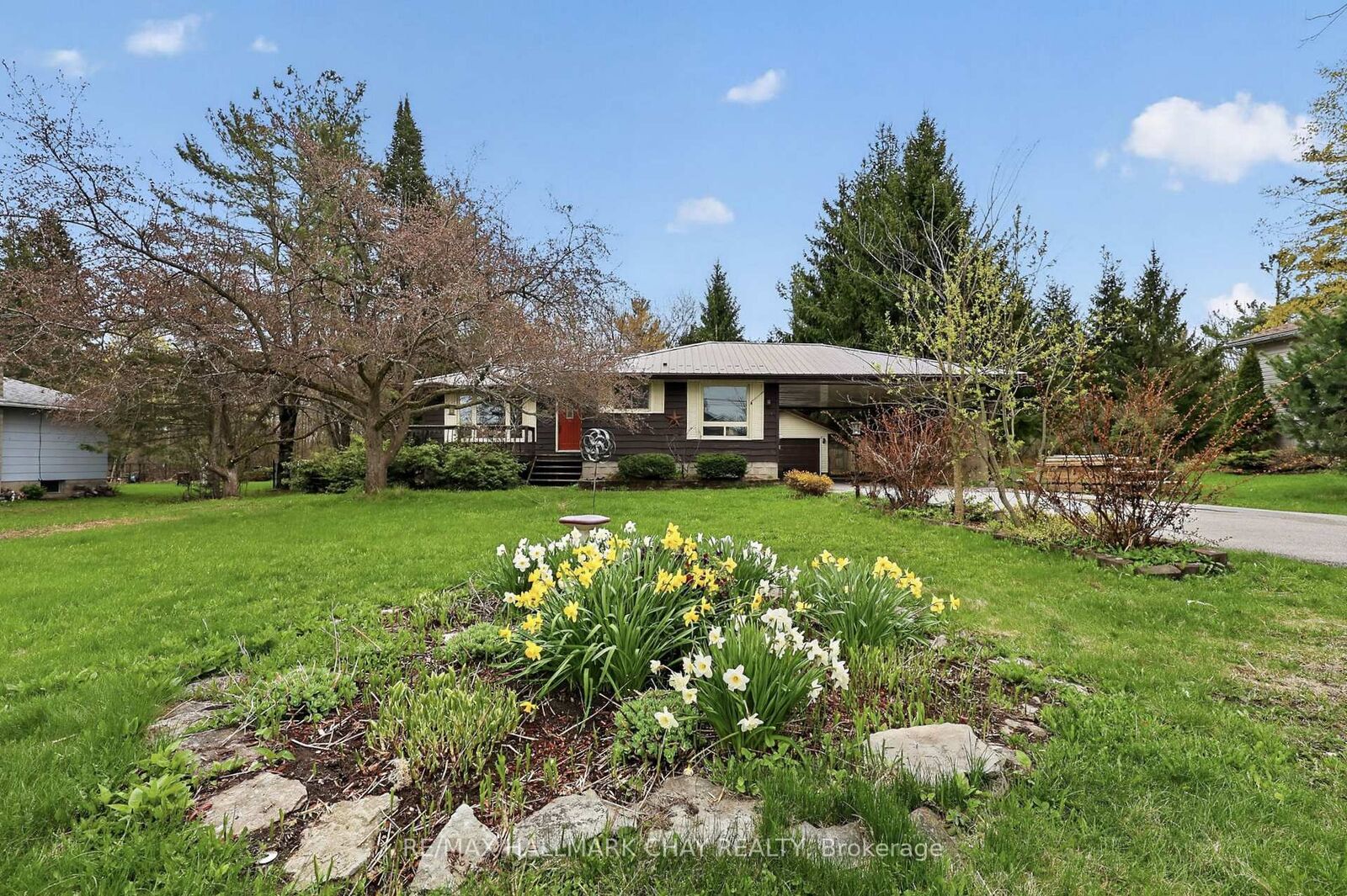 Property Photo:  2017 Warminster Side Road  ON L3V 0K5 