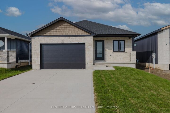 Property Photo: 107 Victoria Avenue E ON N0M 1M0