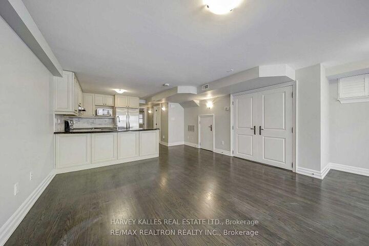 Property Photo:  384 Spadina Road Lower  ON M5P 2V9 