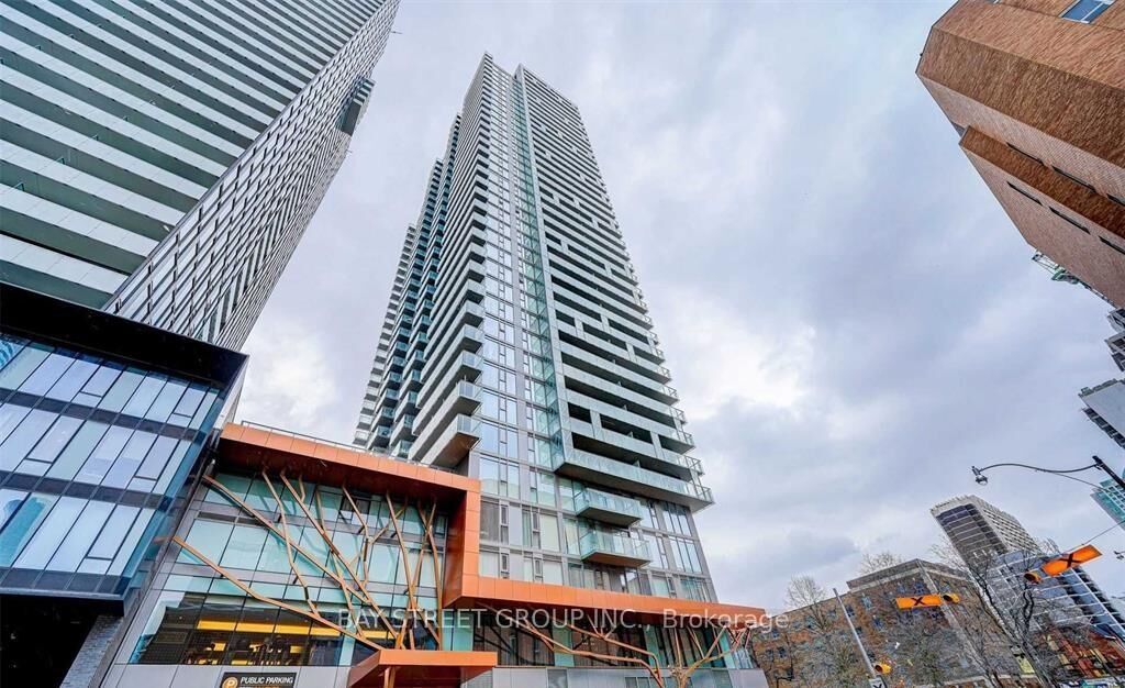 Property Photo: 50 Wellesley Street E 2906 ON M4Y 1G2