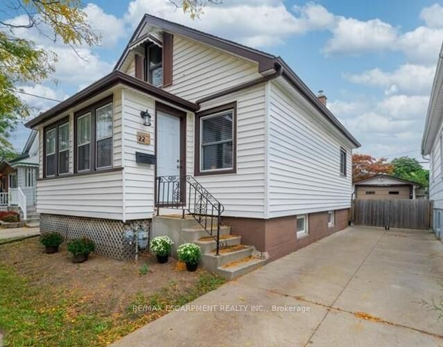 Property Photo:  22 Concord Avenue  ON L2M 5N6 