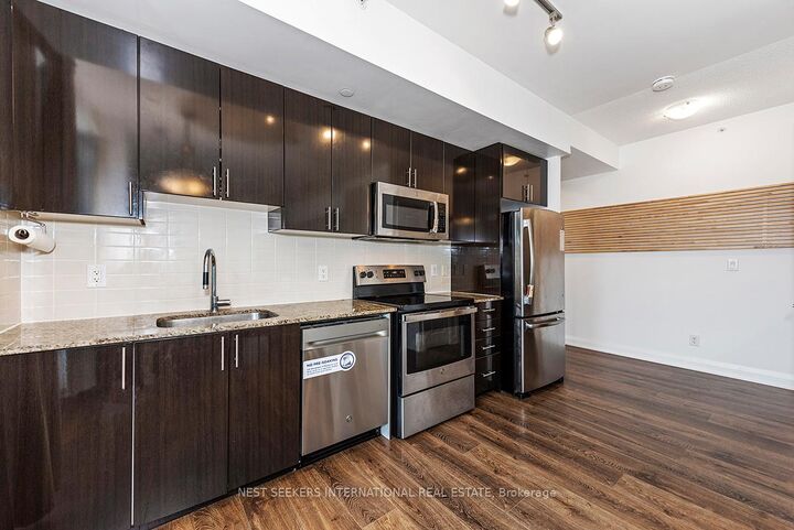 Property Photo:  7165 Yonge Street 733  ON L3T 0C9 