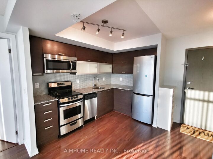 Property Photo:  36 Lisgar Street 2207E  ON M6J 3G2 