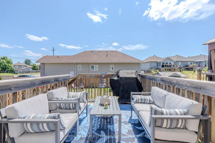 Property Photo:  493 Norman Avenue  ON P1B 0C6 