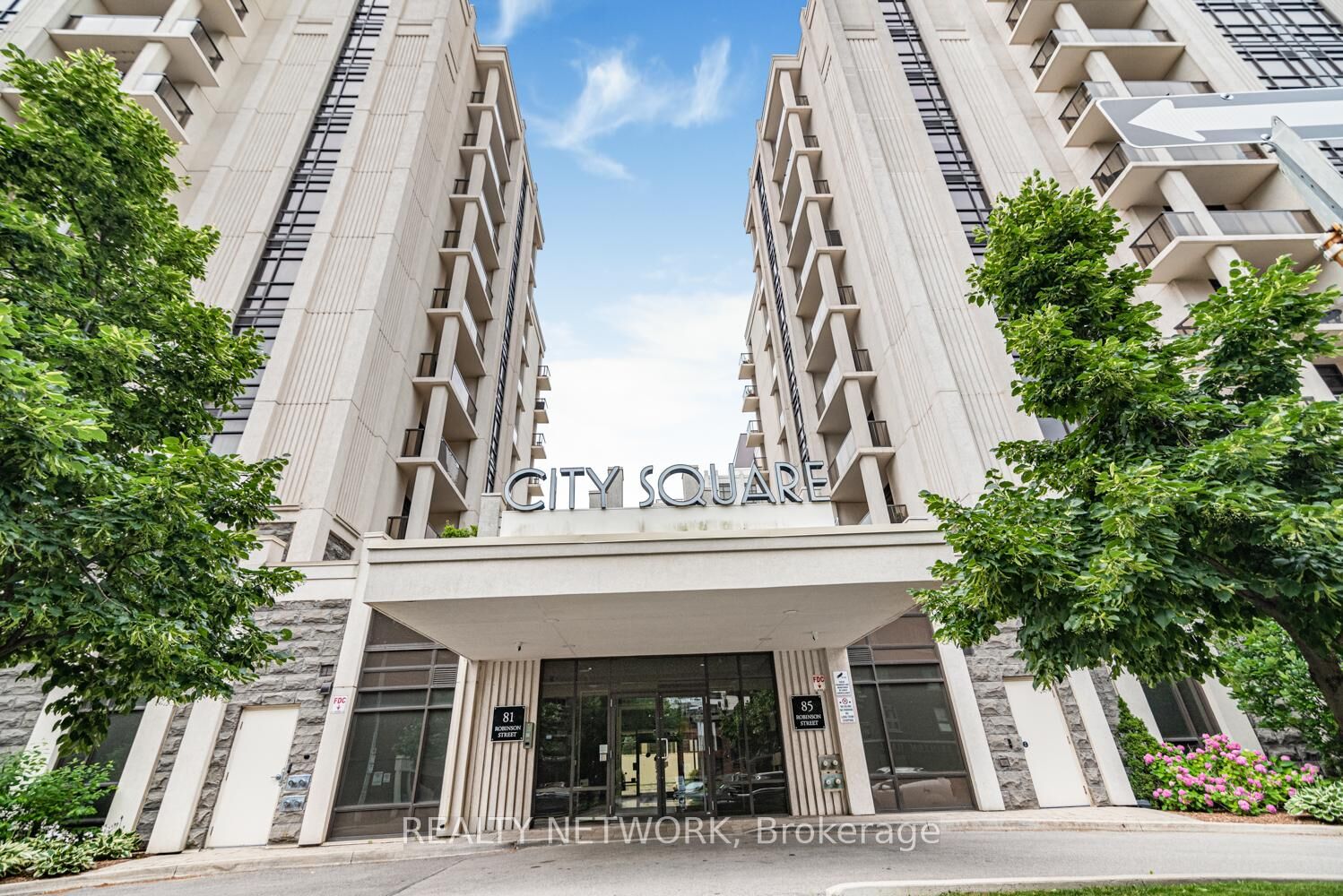 Photo de la propriété: 81 Robinson Street 1009 ON L8P 0C2