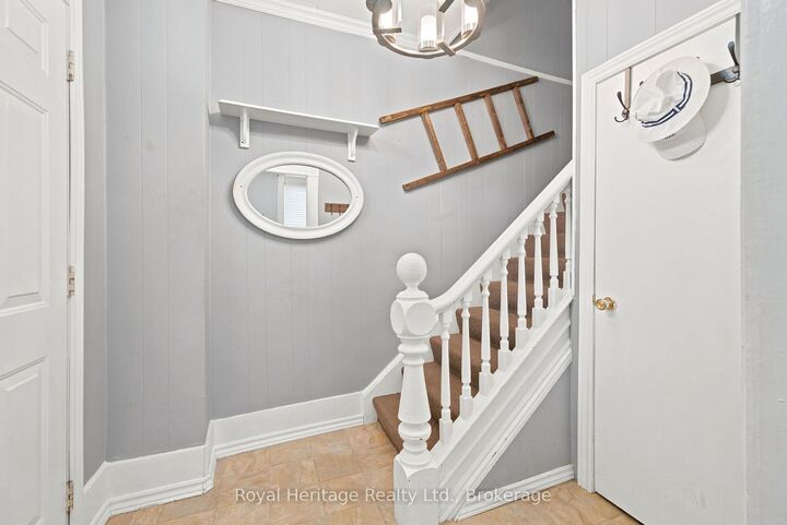 Property Photo:  61 Lindsay Street N  ON K9V 1T6 