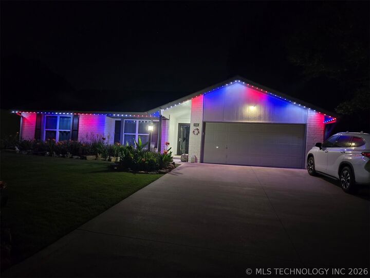 Property Photo: 2317 W Broadway Court OK 74012