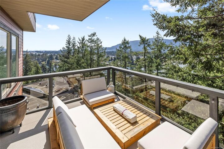 Property Photo: 340 Summit Dr BC V9T 5R2