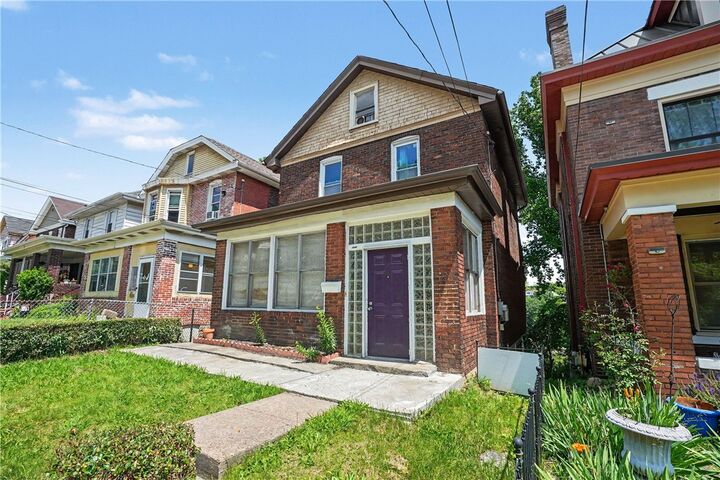 Property Photo:  1045 Flemington St  PA 15217 