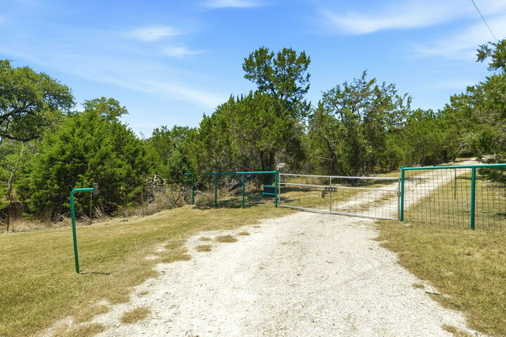 Property Photo:  2824 Lost Oak Cv Cove  TX 78628 
