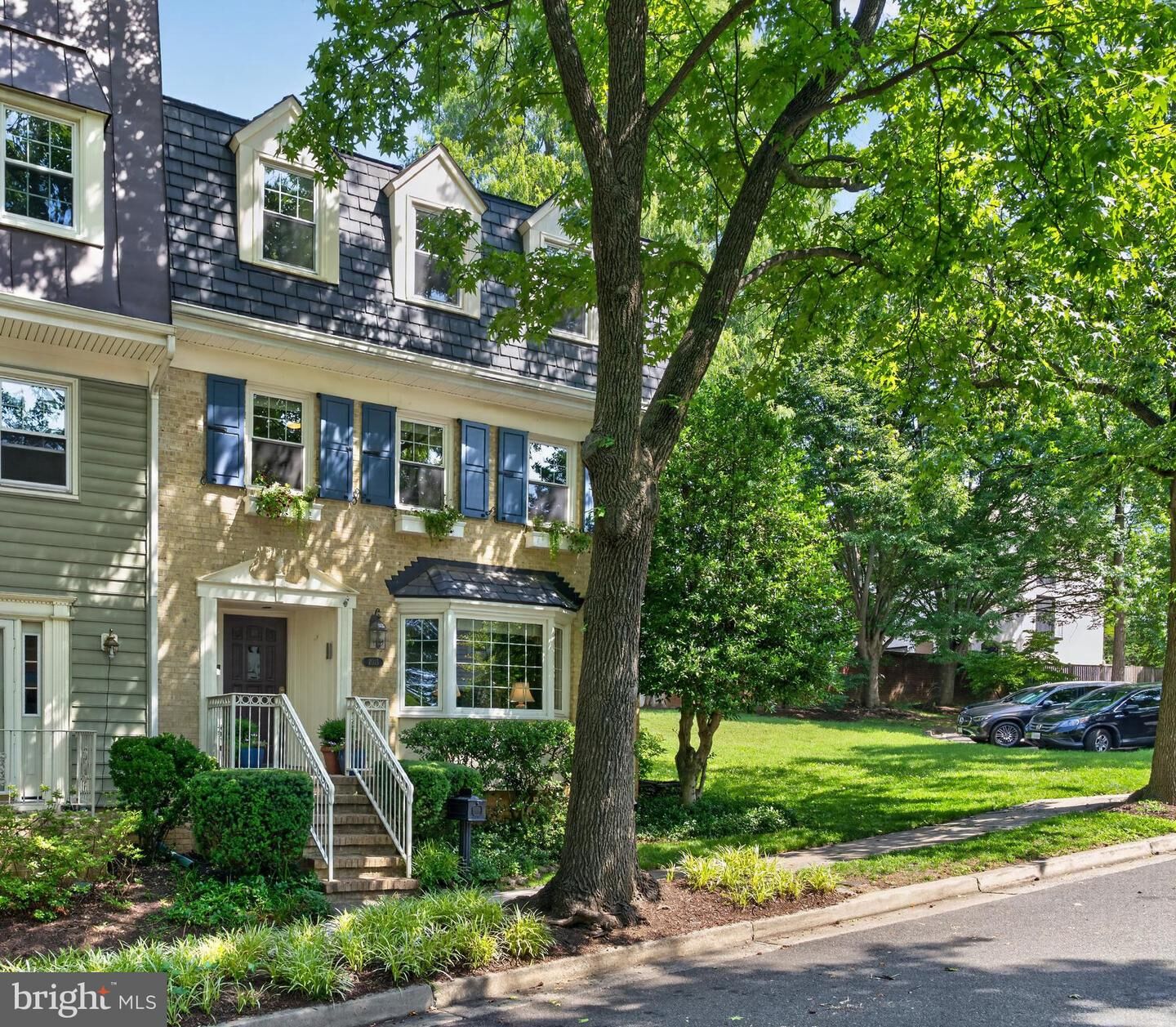 Property Photo: 2015 N Brandywine Street N VA 22207