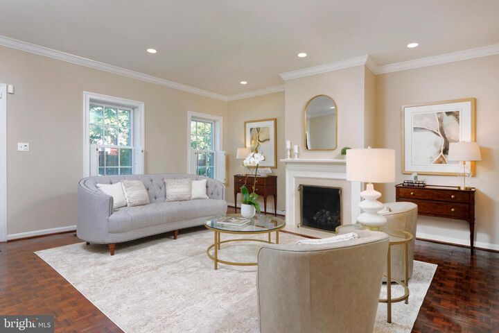 Property Photo: 624 S Saint Asaph Street VA 22314