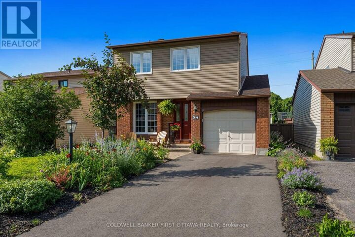 Property Photo:  34 Melville Drive  ON K2J 2E9 