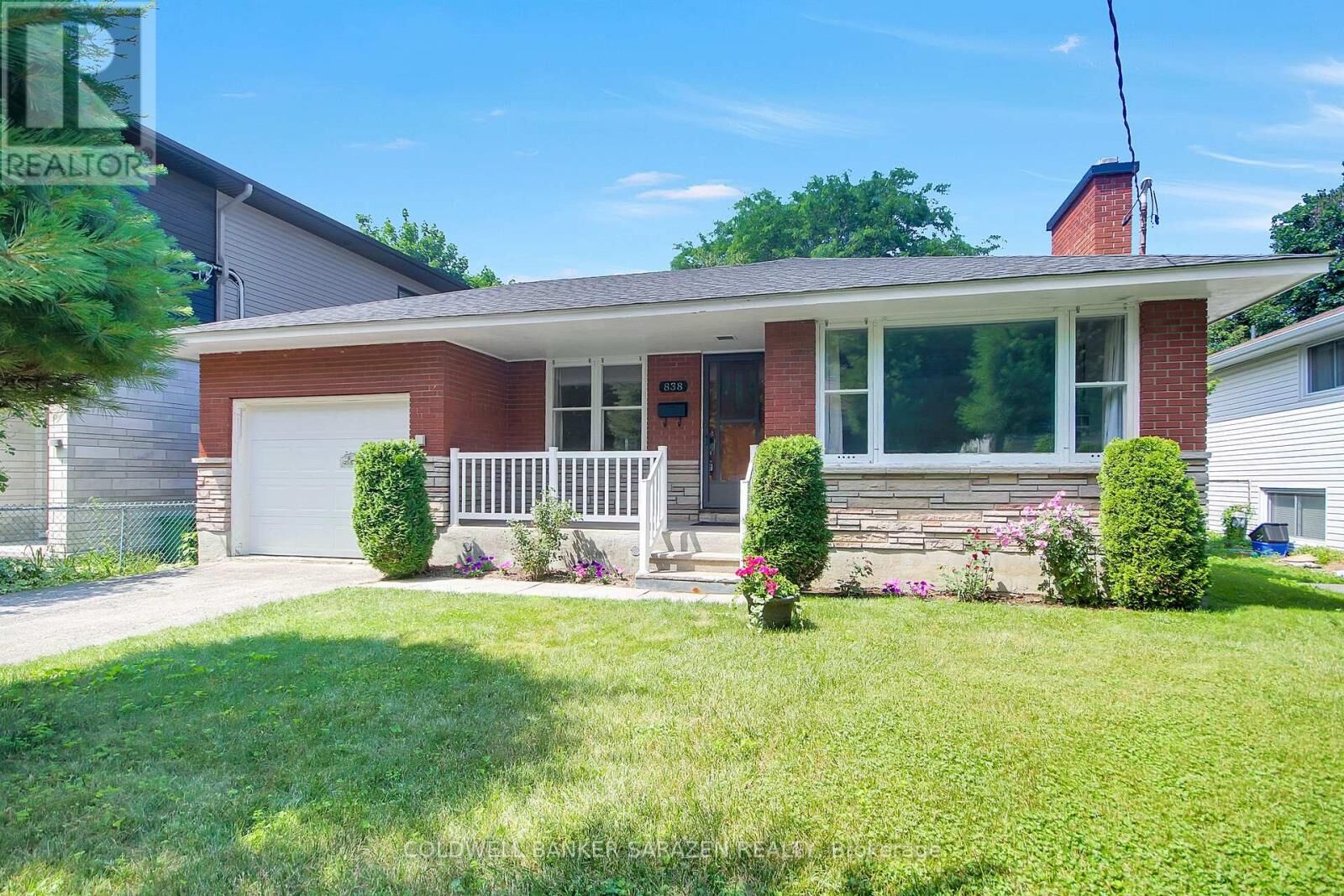 Property Photo:  838 Maplewood Avenue  ON K2B 5V5 