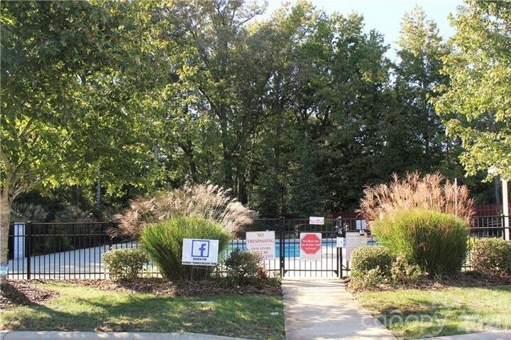 Property Photo: 710 Mickelson Way SC 29715