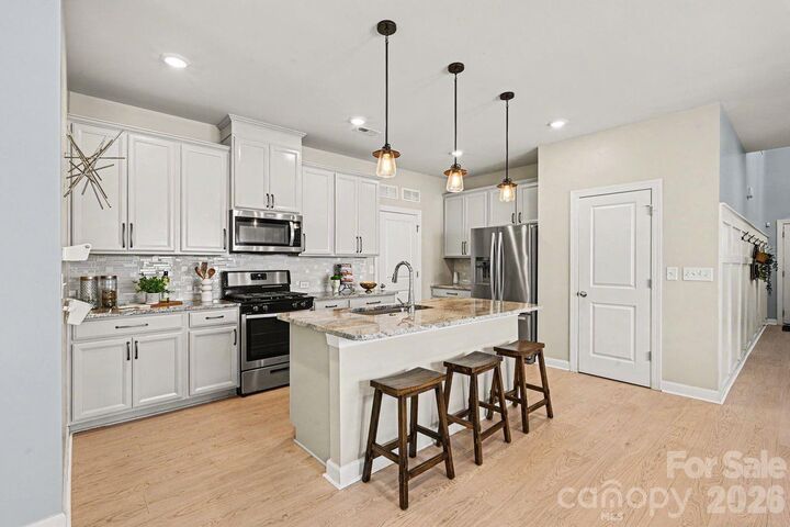 Property Photo:  6702 Good News Drive  NC 28215 