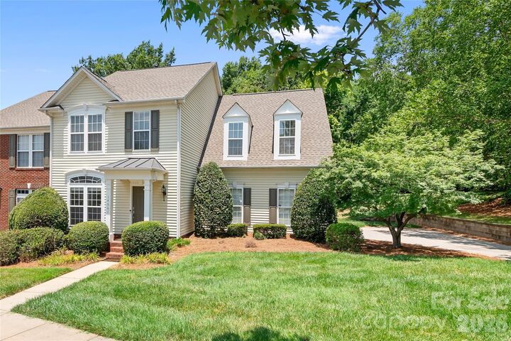 Property Photo: 14661 Greenpoint Lane NC 28078