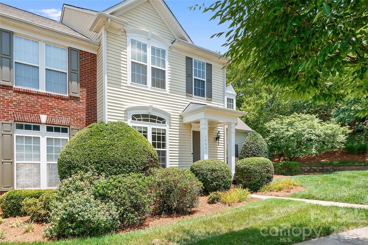 Property Photo: 14661 Greenpoint Lane NC 28078