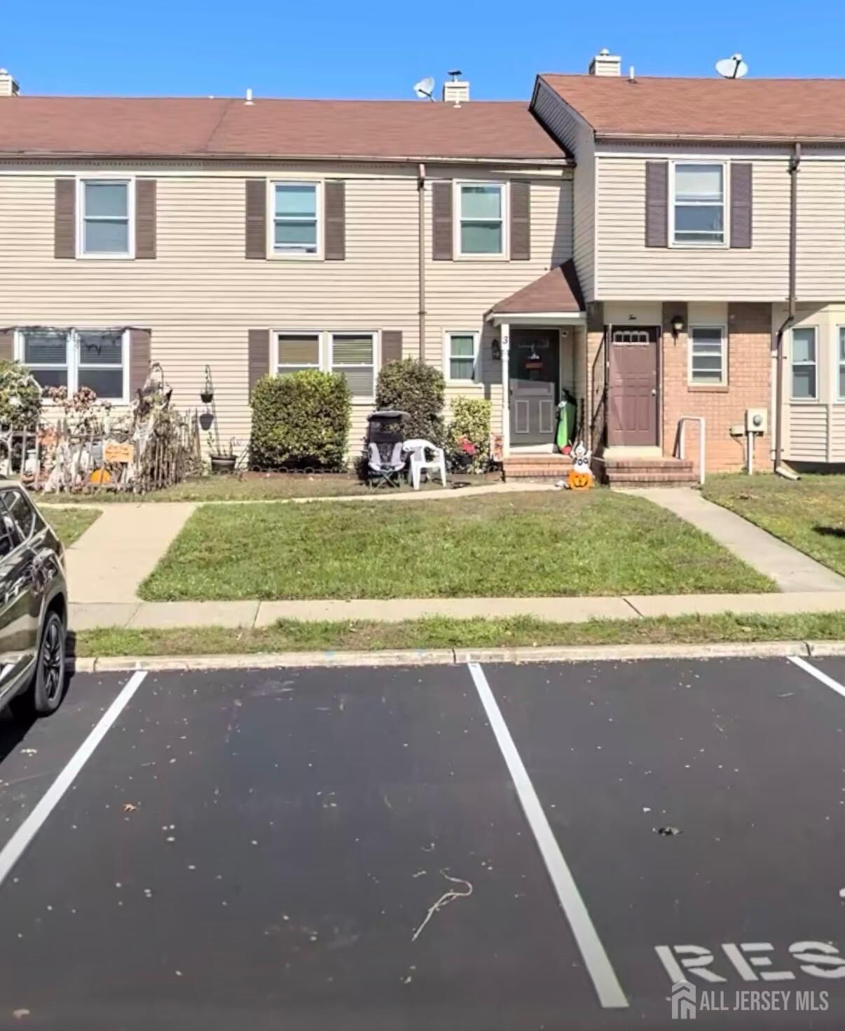 Property Photo: 3 Tiger Lilly Court NJ 08872