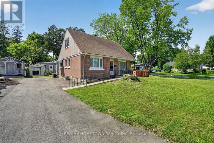 Property Photo: 87 Brookview Crescent ON K6V 4P3