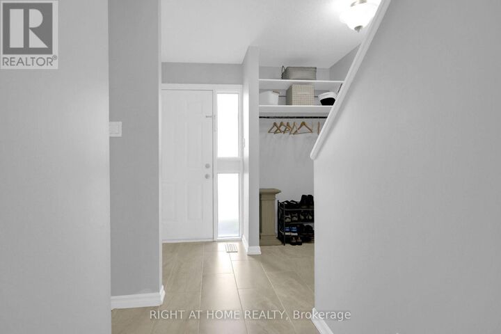 Property Photo: 3516 Aladdin Lane 16 ON K1T 1E2