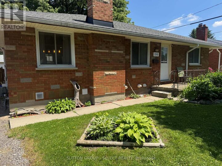 Property Photo:  198 Arlington Crescent  ON N5Z 3E1 