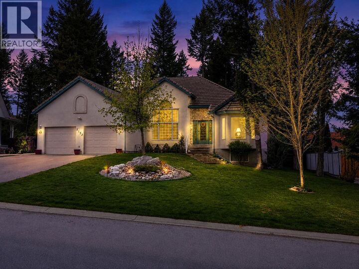 5152 Riverview Crescent — photo 1