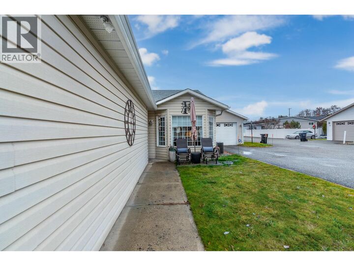 Property Photo: 3502 24 Avenue 2 BC V1T 1L8