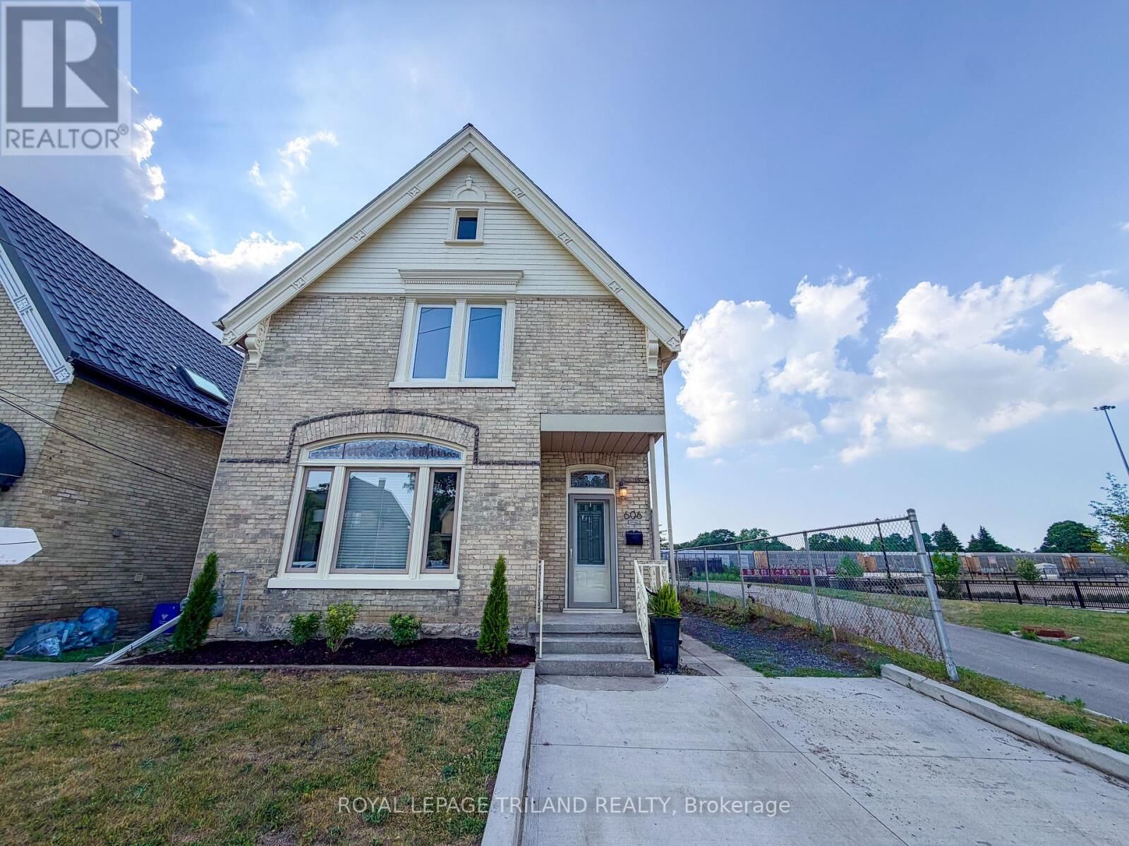 Property Photo:  606 Central Avenue  ON N6B 2G4 
