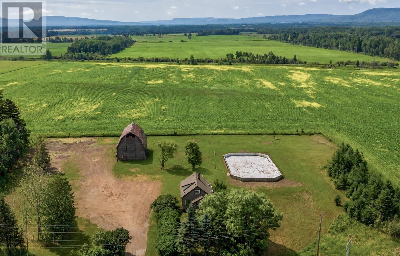 Property Photo: 3673 Hwy 11/17 ON P7K 0T1