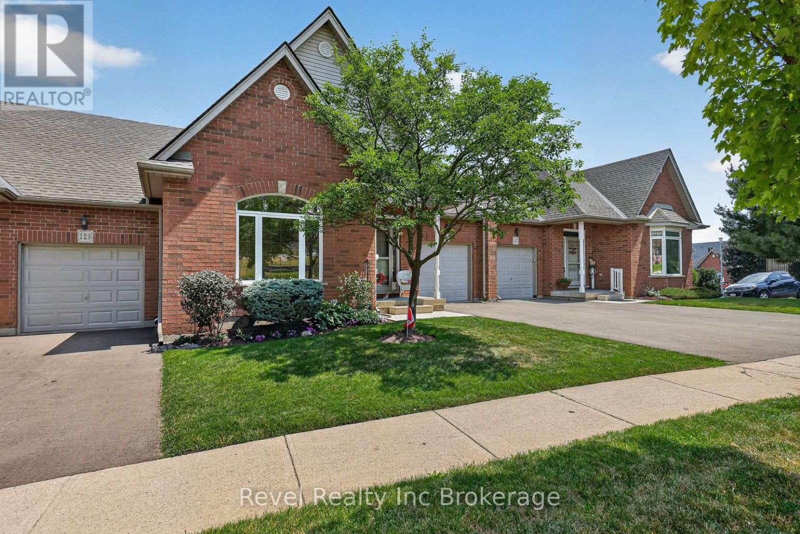 Property Photo: 125 Ferguson Drive ON N4V 1H4