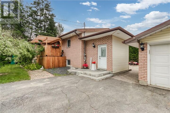 Property Photo:  1825 McCrea Heights Avenue  ON P3N 1M5 