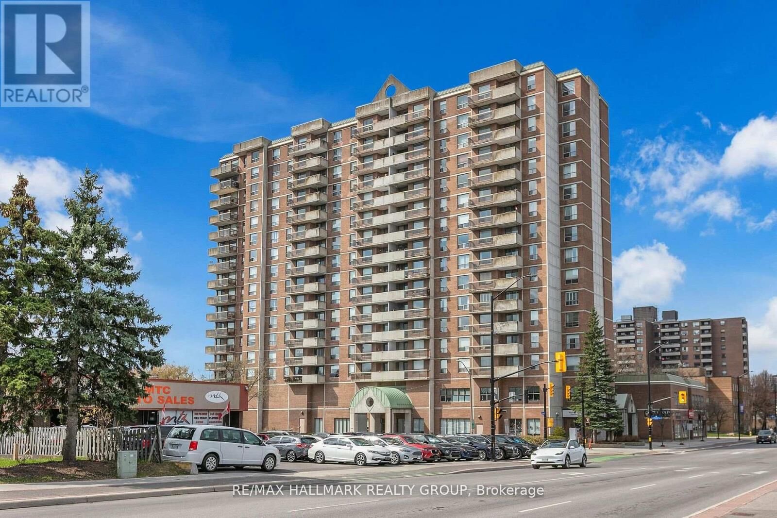 Property Photo: 200 Lafontaine Avenue East 401 ON K1L 8K8