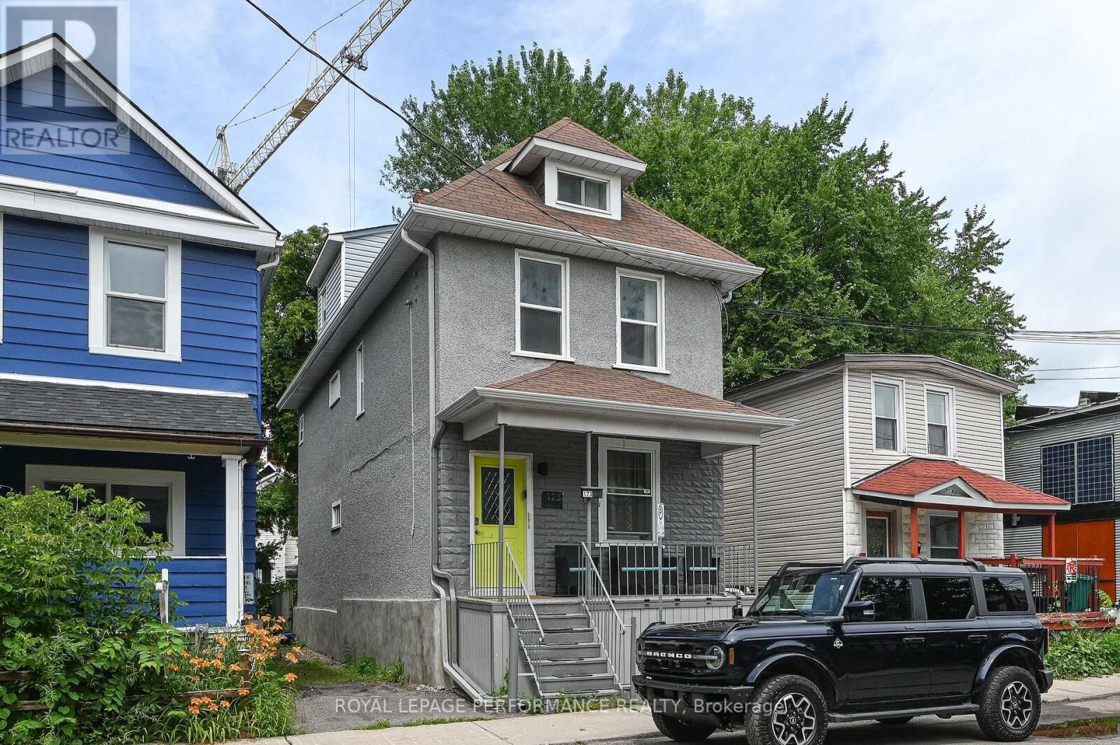 Property Photo: 123 Pamilla Street West 2 ON K1S 3K9